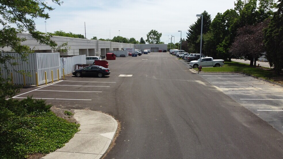 More Photos Of 975 Eastwind Dr, Westerville Light Distribution For Lease