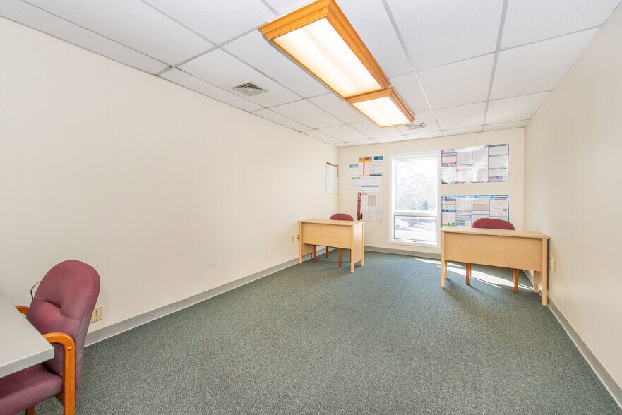 More Photos Of 1594-1600 US Highway 130, North Brunswick Medical For Lease