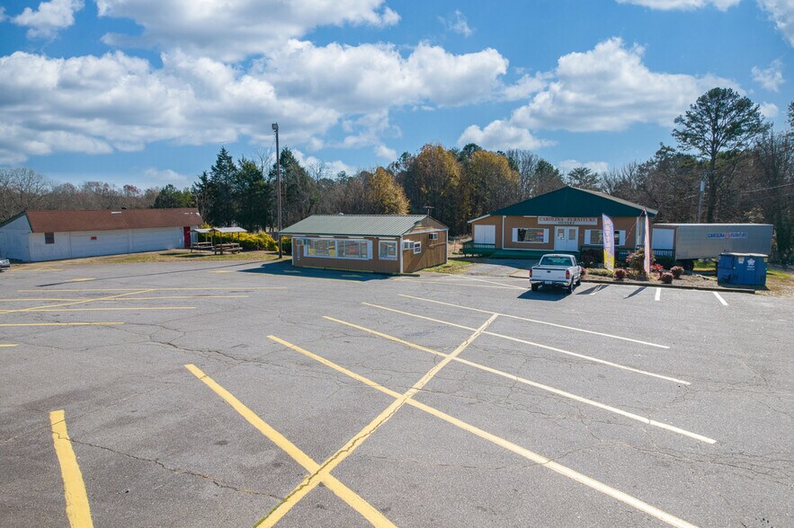 More Photos Of 3506 Springs Rd, Hickory Freestanding For Sale