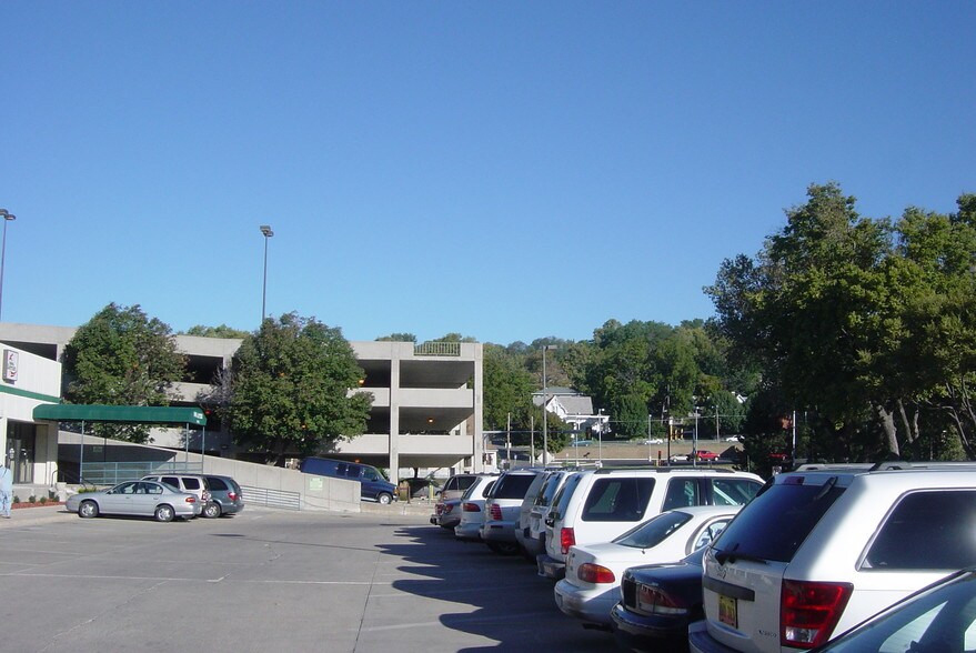 More Photos Of 300 W Broadway, Council Bluffs Office For Lease