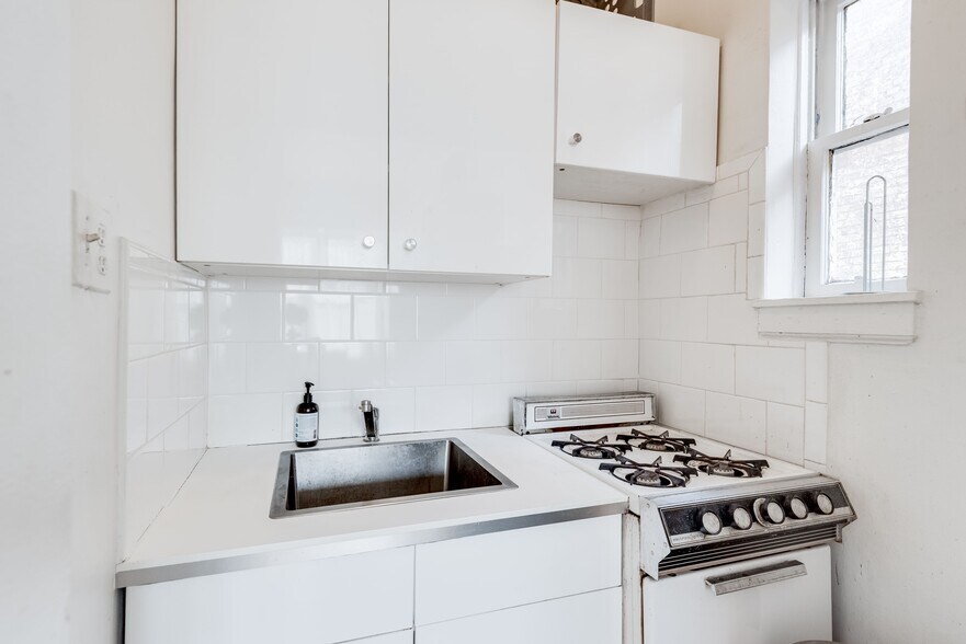 More Photos Of 324 Park Pl, Brooklyn Apartments For Sale