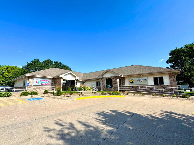 Primary Photo Of 121 & 125 E 31st St, Kearney Serviced Offices For Sale