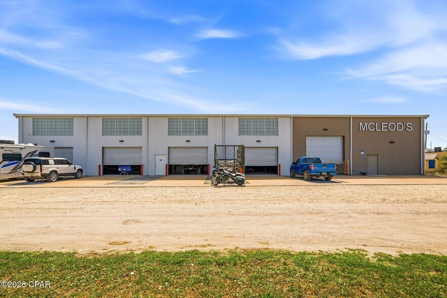 More Photos Of 1331 Harrison Ave, Panama City Showroom For Sale