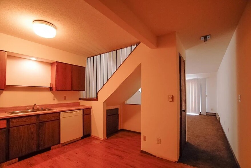 More Photos Of 924 21st Ave S, Minneapolis Apartments For Sale