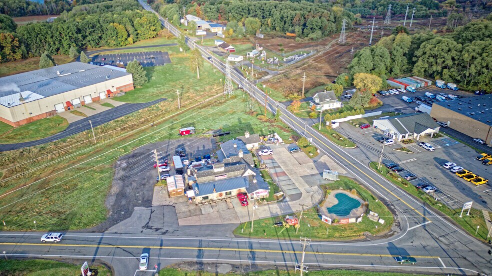 More Photos Of 671 Mariaville Rd, Schenectady Garden Center For Sale