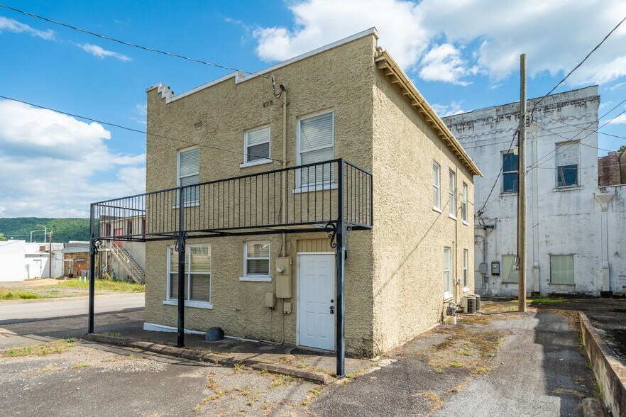More Photos Of 104 N 3rd St, Heber Springs Office For Sale