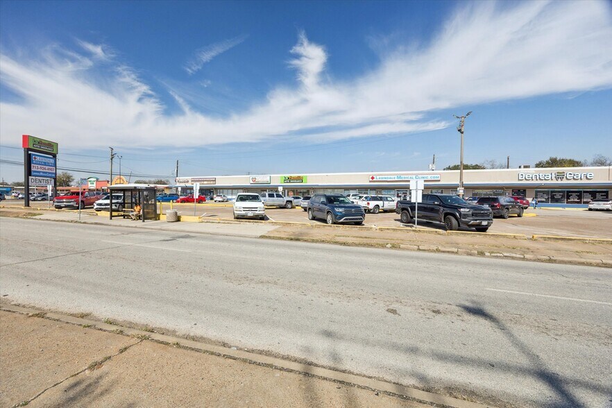 More Photos Of 7105 Lawndale St, Houston General Retail For Lease