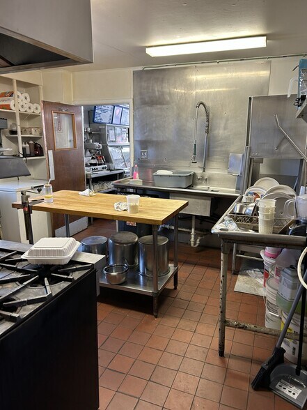 More Photos Of 1291 Abbott Rd, Buffalo Restaurant For Sale