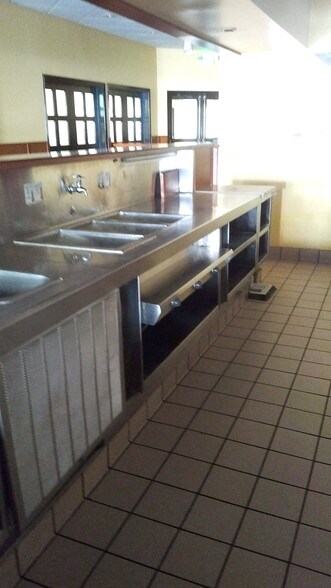 More Photos Of 1351-1357 Lincoln Ave, San Jose Storefront For Lease