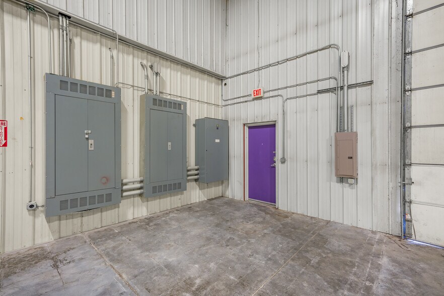 More Photos Of 8914 Green Valley Dr, Manhattan Manufacturing For Sale