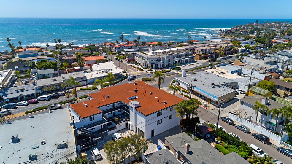 More Photos Of 5685-5693 La Jolla Blvd, La Jolla Apartments For Lease