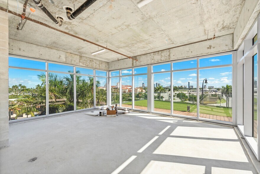 More Photos Of 21550 Biscayne Blvd, Aventura Office For Lease