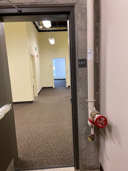 More Photos Of 323 Garfield St S, Parkland Apartments For Lease