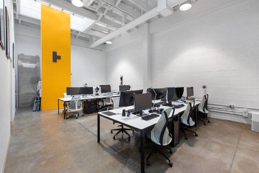 More Photos Of 320-330 Fell St, San Francisco Loft Creative Space For Lease