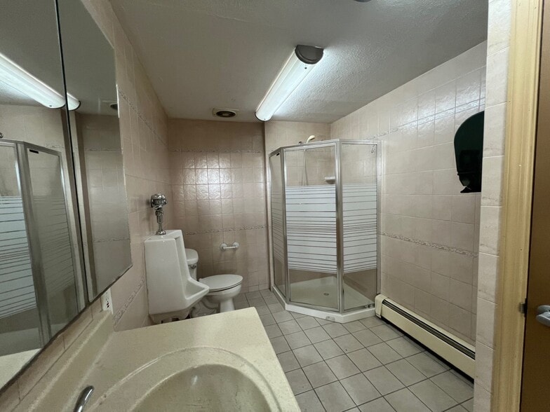More Photos Of 111 Lafayette Ave, White Plains Warehouse For Lease