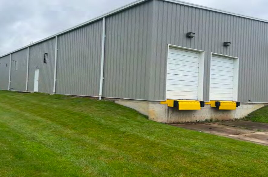 More Photos Of 4008 Borman Dr, Batavia Warehouse For Lease