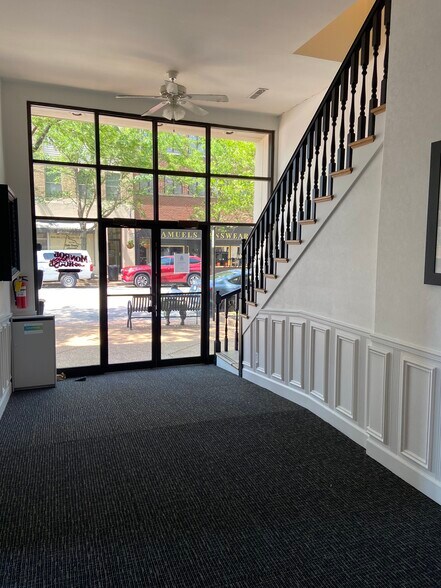 More Photos Of 235 E High St, Jefferson City Office For Lease