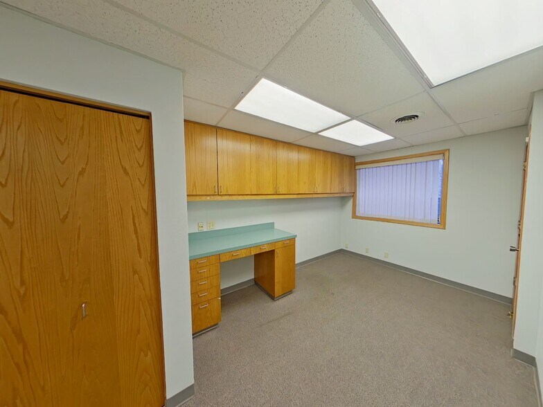 More Photos Of 1400 High St, Eugene Office For Lease