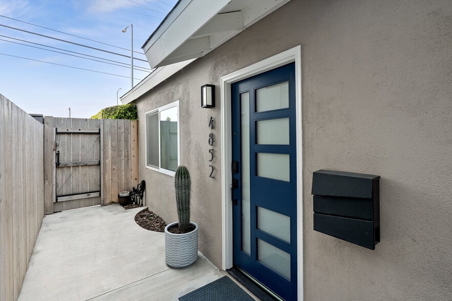 More Photos Of 4852 S Centinela Ave, Los Angeles Multifamily For Sale