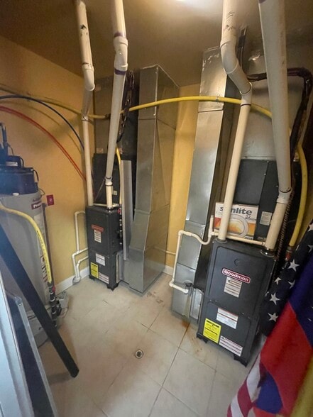 More Photos Of 180 Ferry St, Newark Storefront Retail Office For Lease