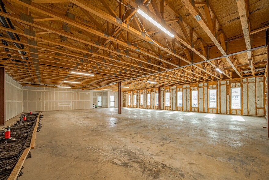 More Photos Of 2535 North Fwy, Houston Office For Lease