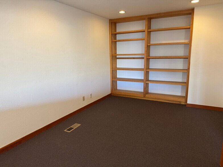 More Photos Of 400 Williamson Way, Ashland Office Residential For Sale