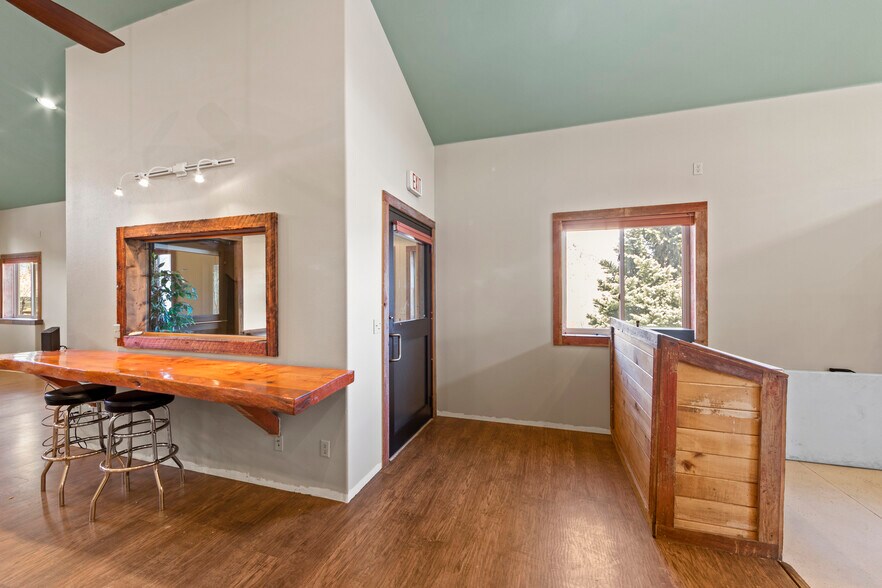 More Photos Of 606 W Byers Ave, Hot Sulphur Springs Flex For Sale