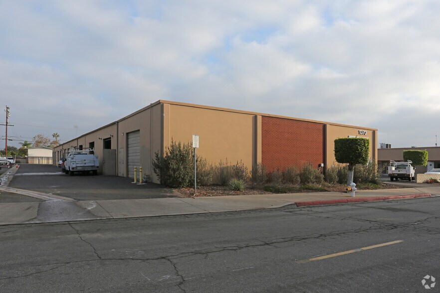 More Photos Of 1370 Logan Ave, Costa Mesa Warehouse For Lease