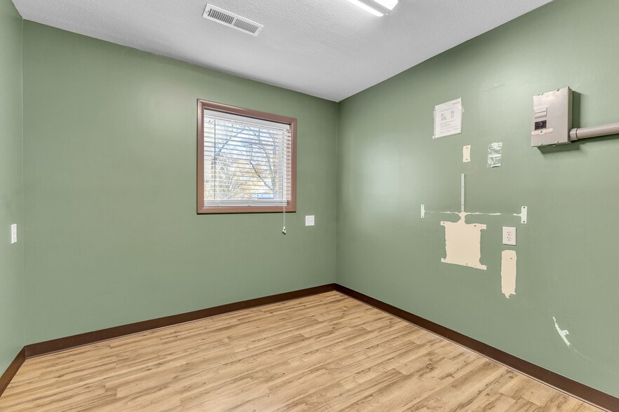 More Photos Of 60 2nd Ave SW, Taylorsville Healthcare For Sale