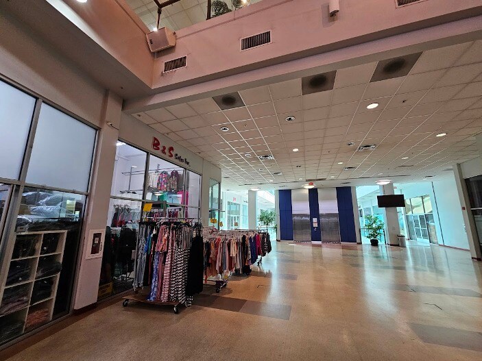 More Photos Of 1458 S San Pedro St, Los Angeles Unknown For Lease