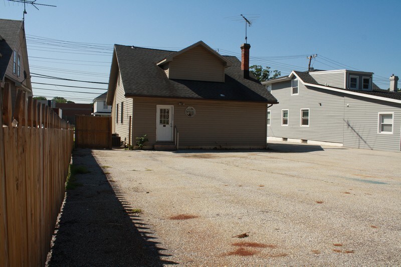 More Photos Of 820 Eastern Blvd, Essex Office For Sale