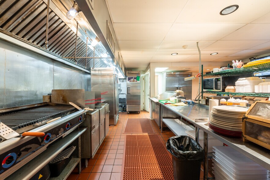 More Photos Of 1019 Norwich Rd, Plainfield Restaurant For Sale