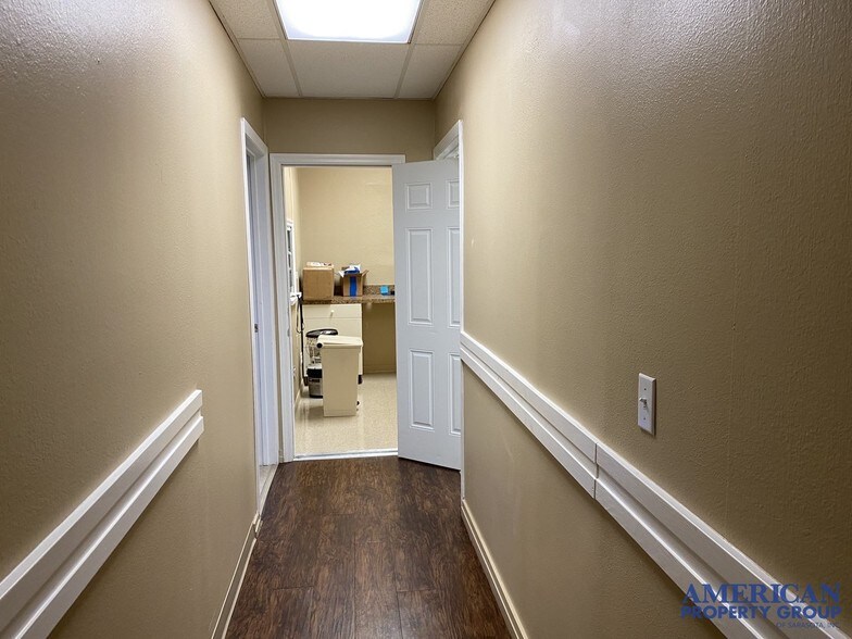 More Photos Of 3920 Bee Ridge Rd, Sarasota Medical For Sale