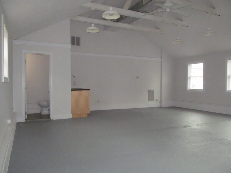 More Photos Of 13 Elm Ct, Easton Office For Lease