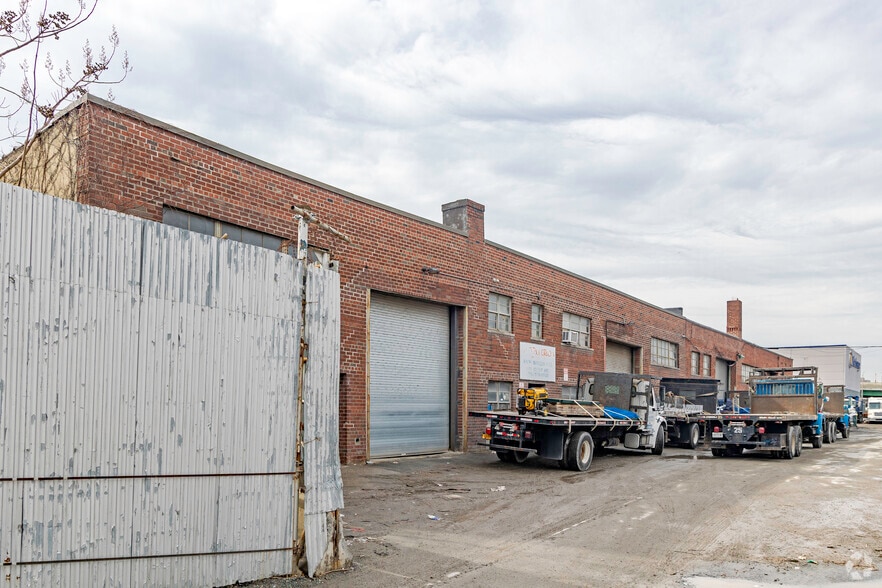 More Photos Of 945-975 Close Ave, Bronx Distribution For Lease