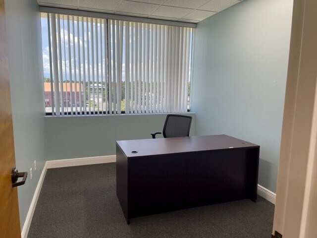 More Photos Of 600 8th Ave W, Palmetto Office For Sale