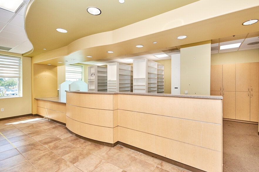 More Photos Of 18 Endeavor, Irvine Medical For Lease
