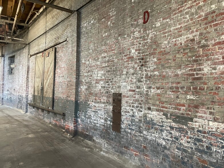More Photos Of 715 W Whitehall St SW, Atlanta Warehouse For Lease