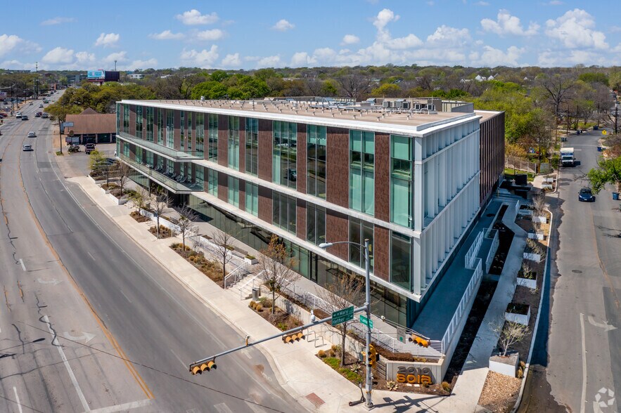 More Photos Of 2010 S Lamar Blvd, Austin Office For Lease
