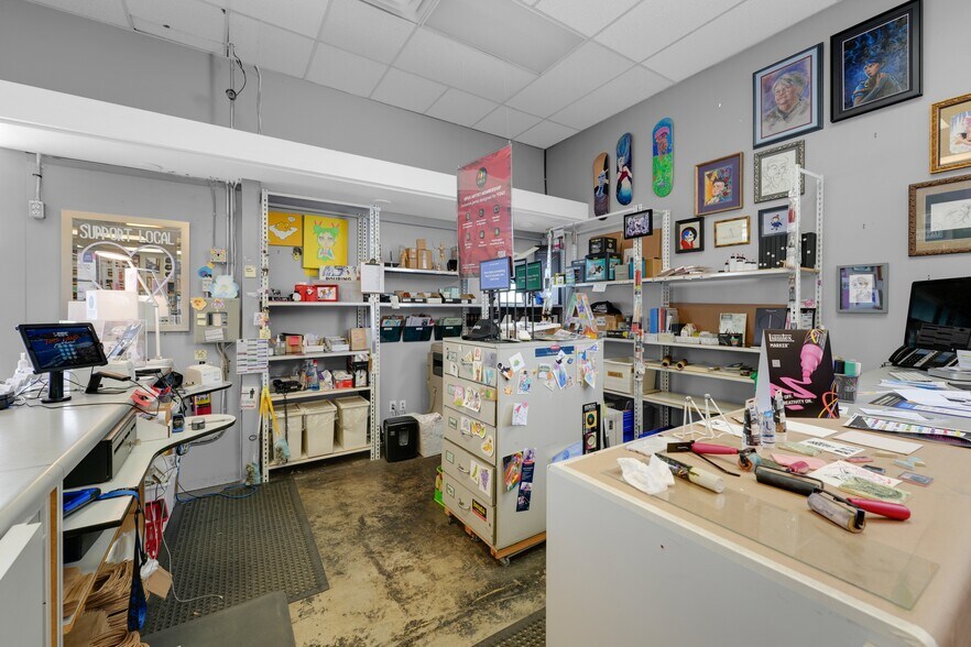 More Photos Of 953 Brunette Ave, Coquitlam General Retail For Sale
