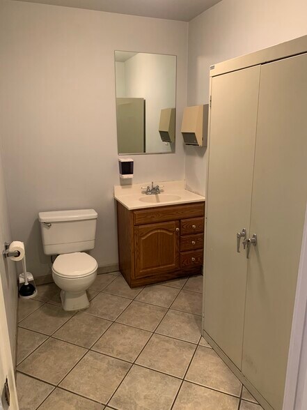 More Photos Of 4550 Kearny Villa Rd, San Diego Office For Sale