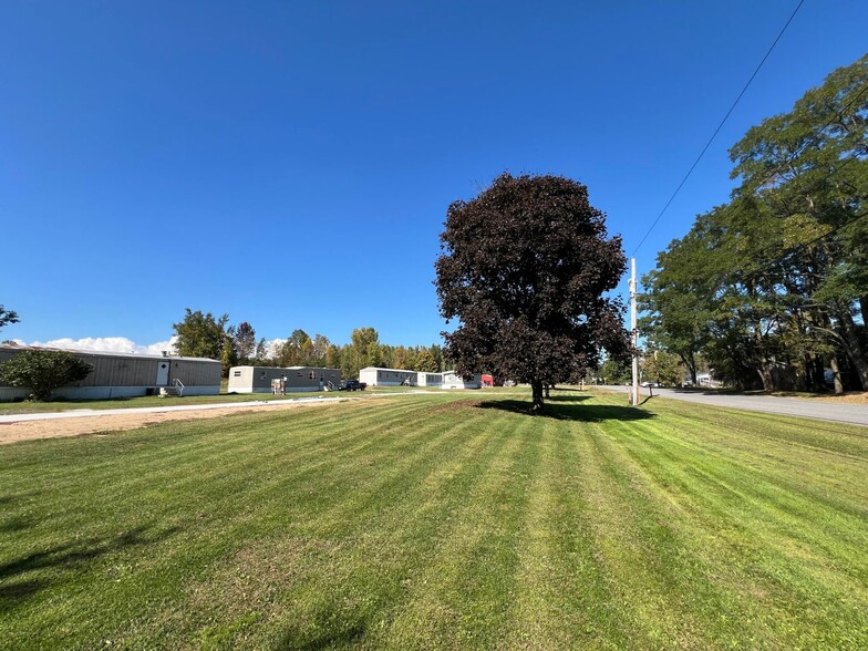 Primary Photo Of 521 Mason St, Morrisonville Manufactured Housing Mobile Home Park For Sale