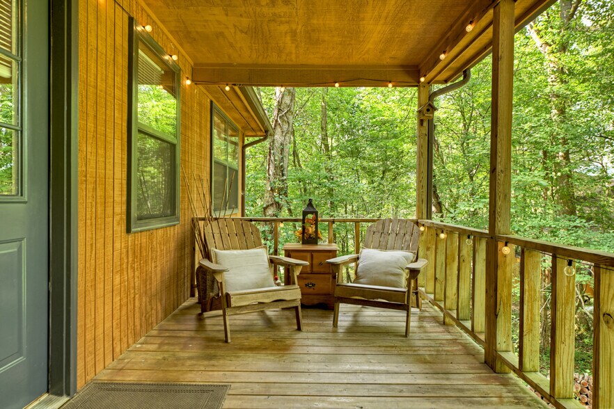 More Photos Of 77 Alpine Way, Blairsville Hotel For Sale