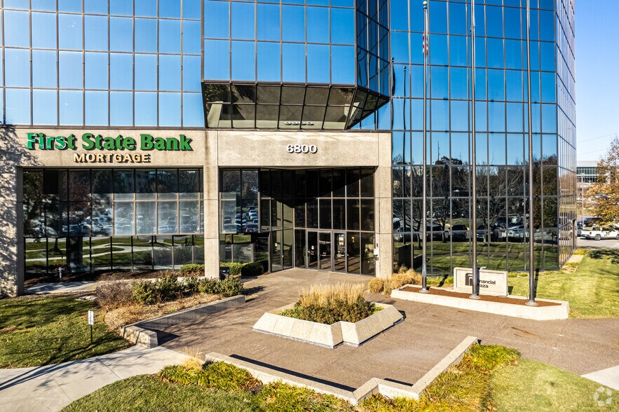 More Photos Of 6800-6850 College Blvd, Overland Park Office For Lease