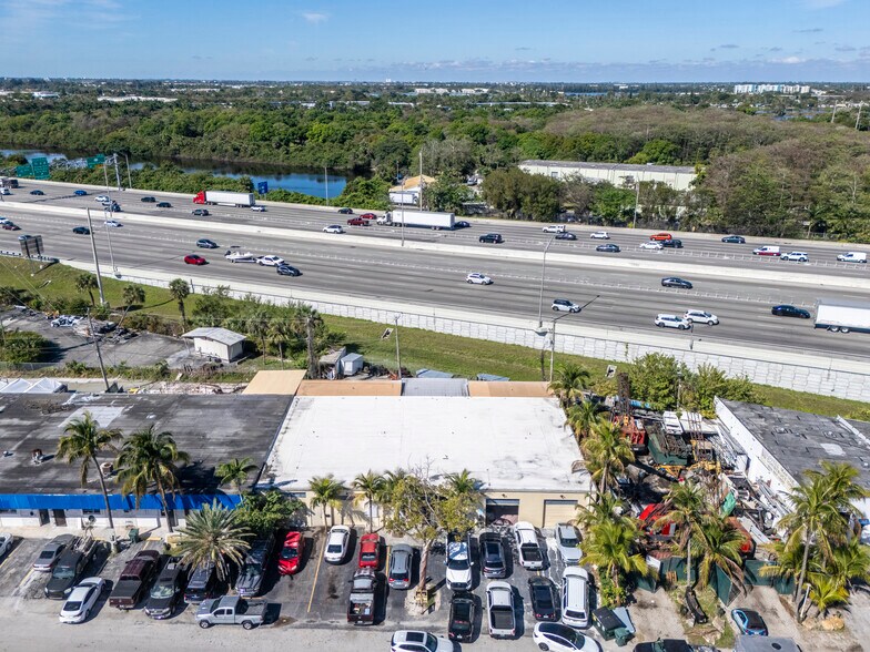 More Photos Of 3569 NW 10th Ave, Oakland Park Warehouse For Lease