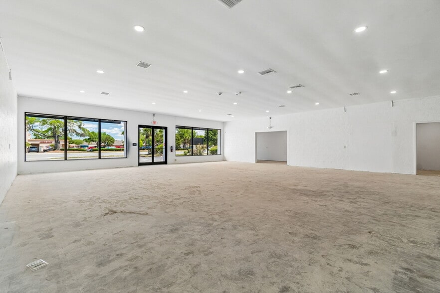 More Photos Of 1956 Kingsley Ave, Orange Park General Retail For Sale