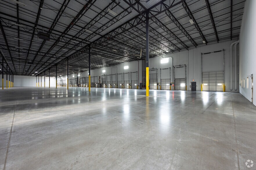 More Photos Of 3711 S 20th Ave, Dfw Airport Unknown For Lease