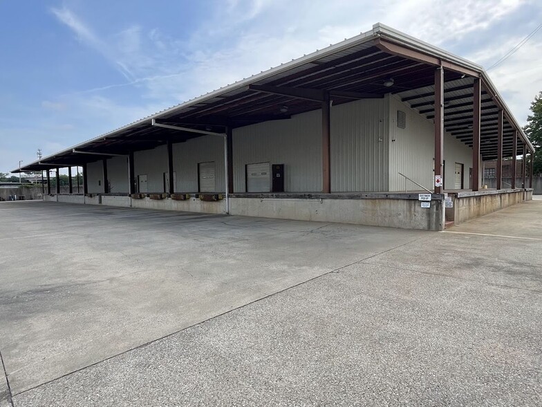 Primary Photo Of 2665 Helm St, Louisville Distribution For Lease