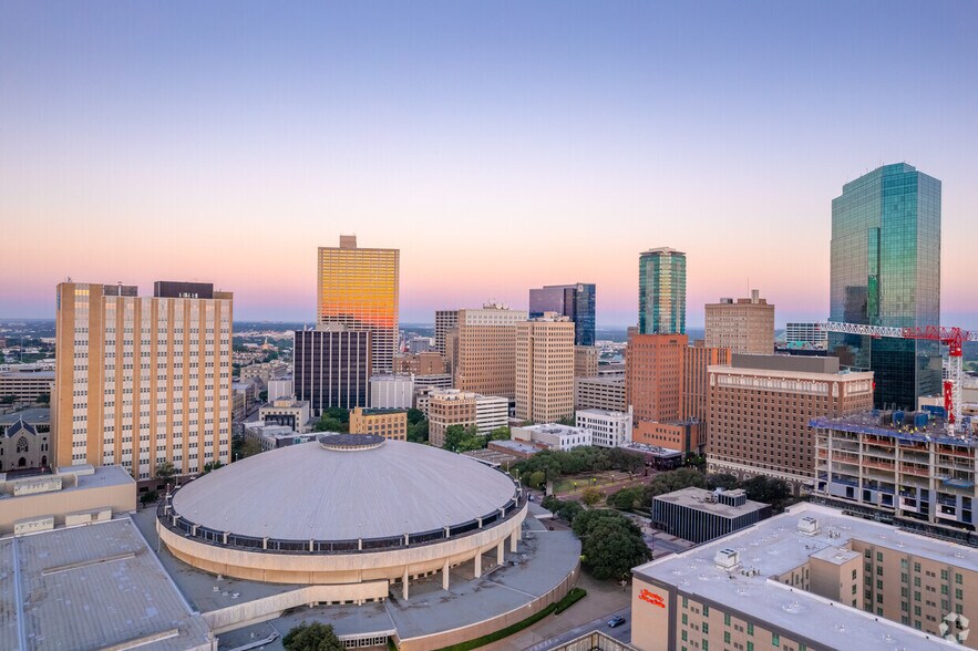 More Photos Of 801 Cherry St, Fort Worth Office For Lease