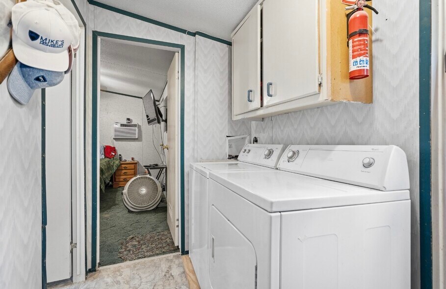 More Photos Of 7864 Brock Rd, Ardmore Service For Sale